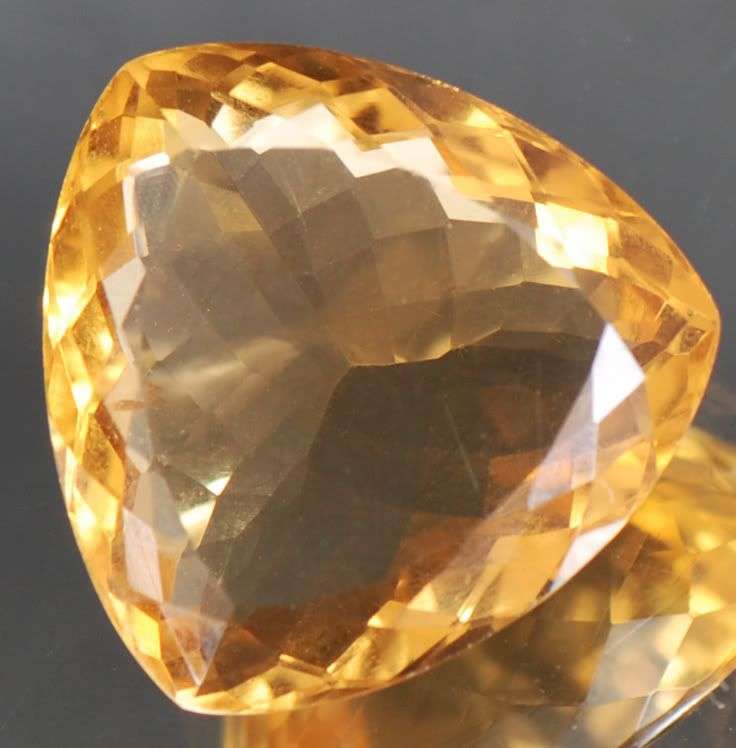 21.95cts Golden Yellow Brazil Madeira Citrine Gemstone - Fancy Cut