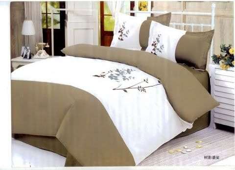Khaki & white 6 Pc Duvet Set