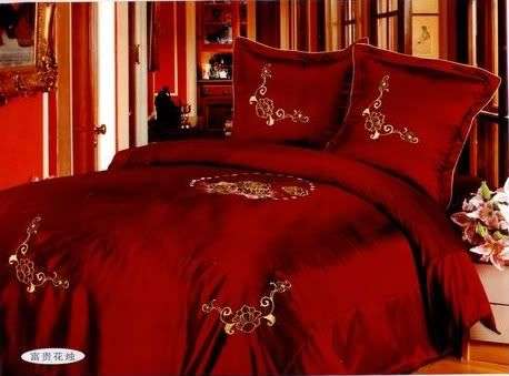 STUNNING!!! Maroon 6 Pc Duvet set
