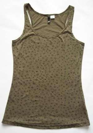 GREAT Khaki top with skull prints
