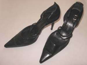 COOL BLACK STILETTOS!!