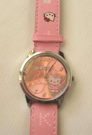 FAB LIGHT PINK HELLO KITTY WATCH!!!