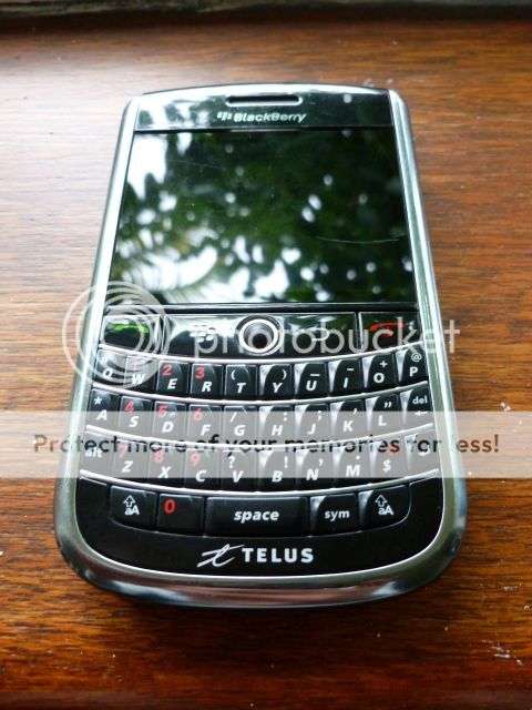 BlackBerry TOUR 9630 in Box