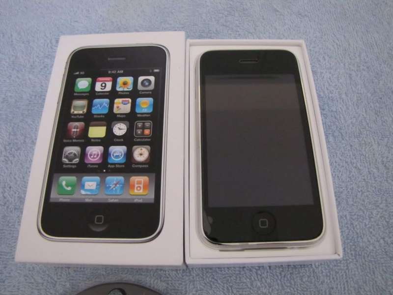 Apple iPhone 16Gb 3GS White - Like New - Local SA stock !