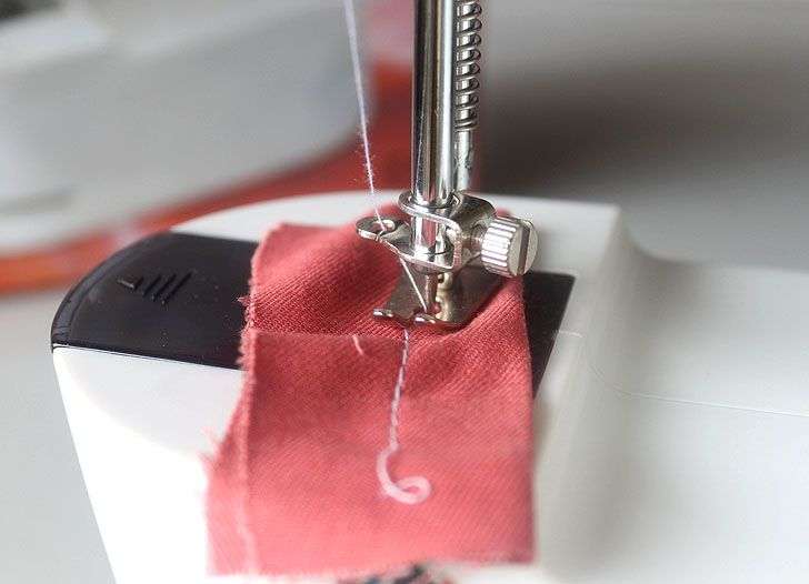 IMG_0299.jpg sewing machine picture by zljoyce