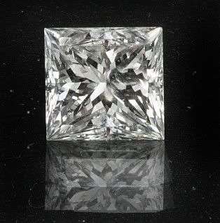 4.30Cts STUNNING Princess Cut AAAAA 8mm Diamond simulant - FINEST AFFORDABLE DIAMOND SIMULATE