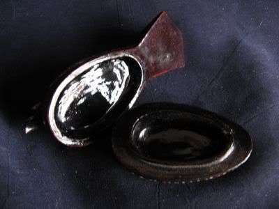 Lacquer pill box, http://www.bidorbuy.co.za/seller/930652/ELLE07