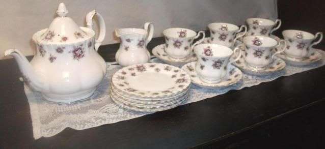 Royal Albert Sweet Violets Tea service set, http://www.bidorbuy.co.za/seller/930652/ELLE07