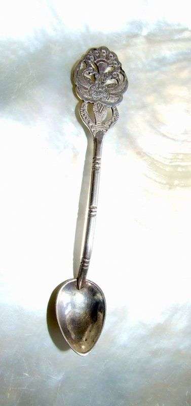 Beautiful ornately engraved Dutch hallmarked silver salt spoon
