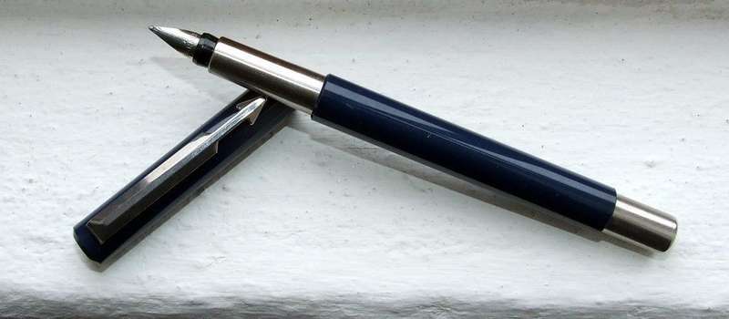 Nice blue Parker Vector in original box