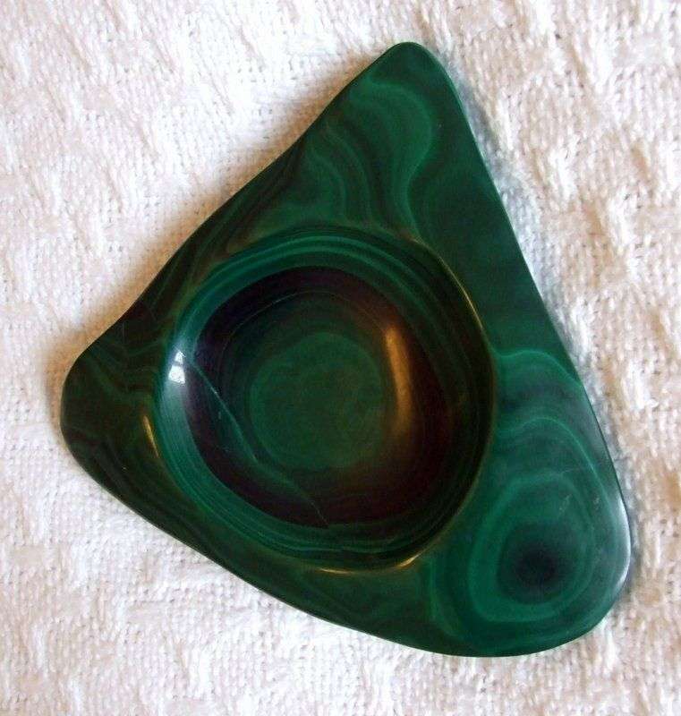 Attractive patterns and colours on this malachite pin dish