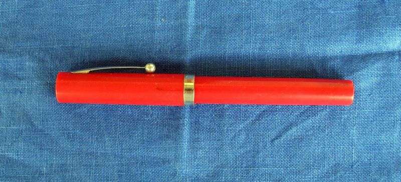 Terrific old style SHEAFFER NO-NONSENSE in red, good condition, medium nib