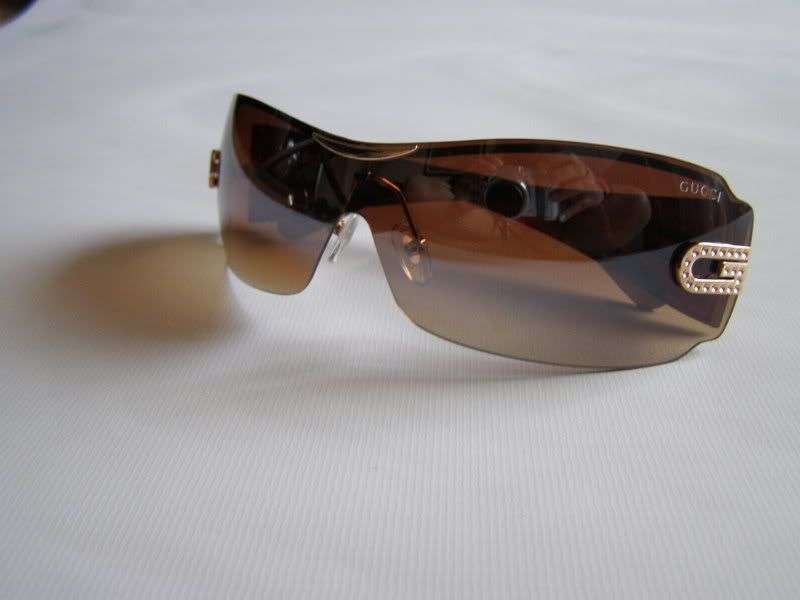 GOLD SUNGLASSES! Stunning