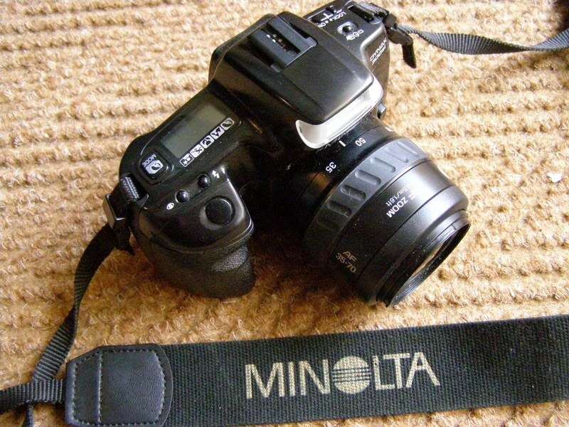Minolta dynax 300si slr camera