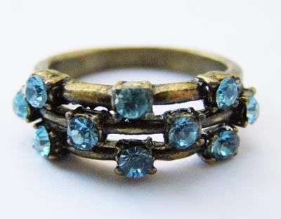 Very Pretty Antique Style 18kgp ring