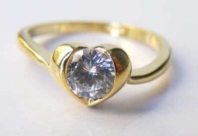 Gorgeous 18kgp Stamped CZ heart ring