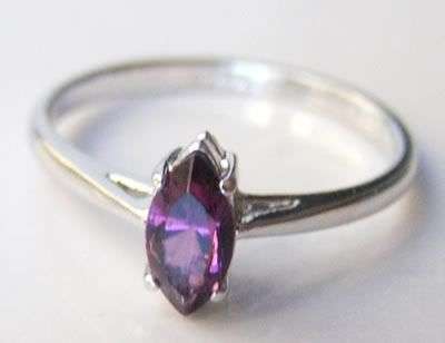 STUNNING stamped 18kgp Amethyst ring