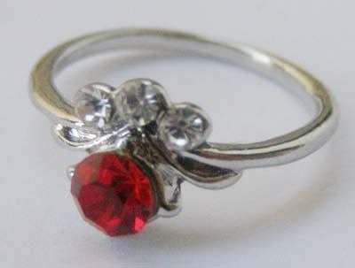 Stunning 18kgp CZ and sim ruby ring size 6!!