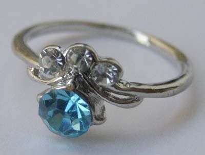 Stunning aqua sim diamond 18kgp ring size 7