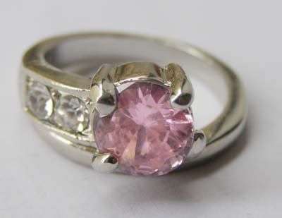 Sim diamond and 18kwgp ring size 7