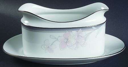 130 Piece Noritake Dinner Service