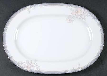 130 Piece Noritake Dinner Service