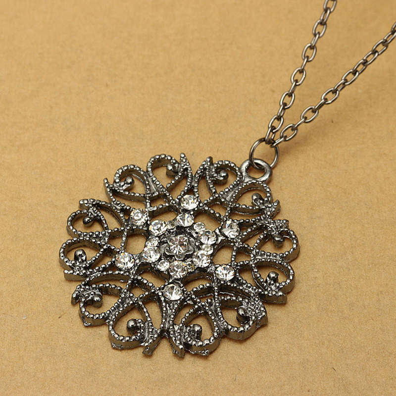 Hollow Out Necklace