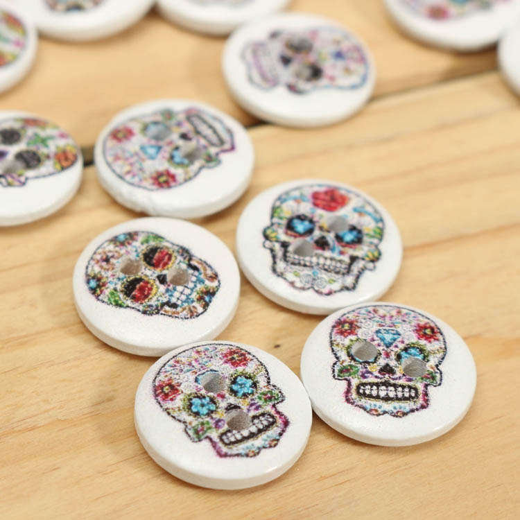 skull sewing button