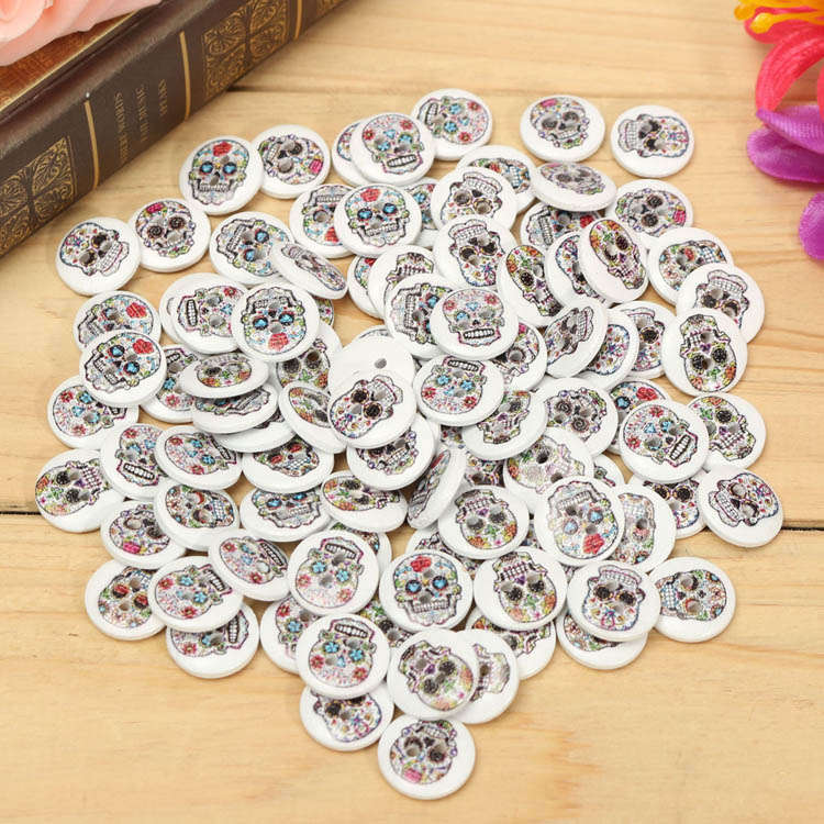 skull sewing button