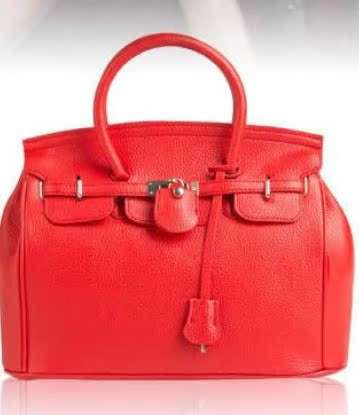 Handbag with lock, loved by popular stars!