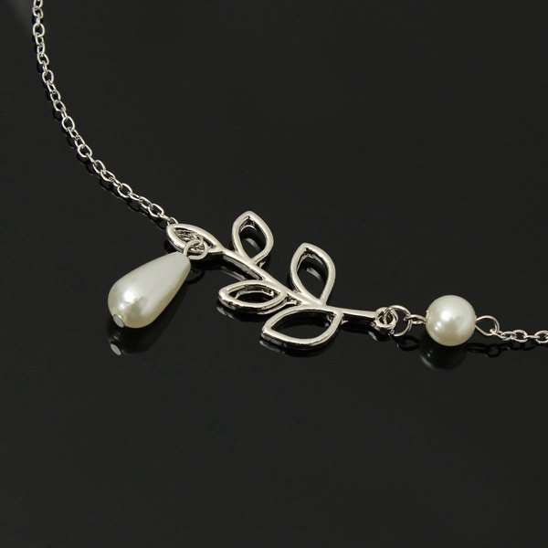 Hollow Tree Leaf Pearl Necklace