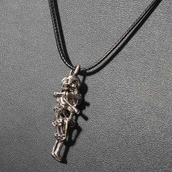 Skull Man Hug Necklace