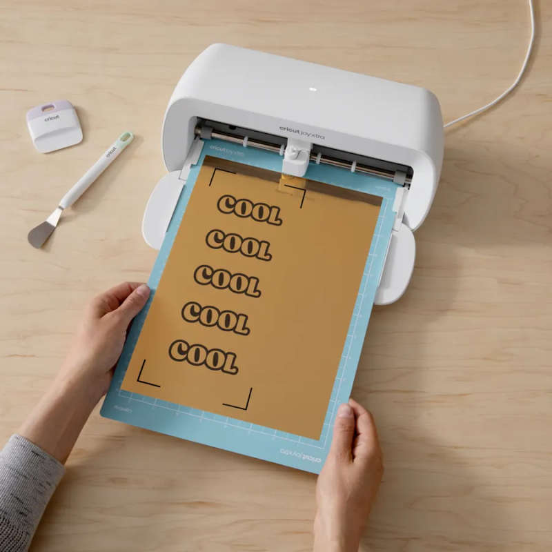 2010364 - Cricut Printable Vinyl Gold; 10 sheets 8.3 in x 11.7 in (21 cm x 29.7 cm); Requires ink...