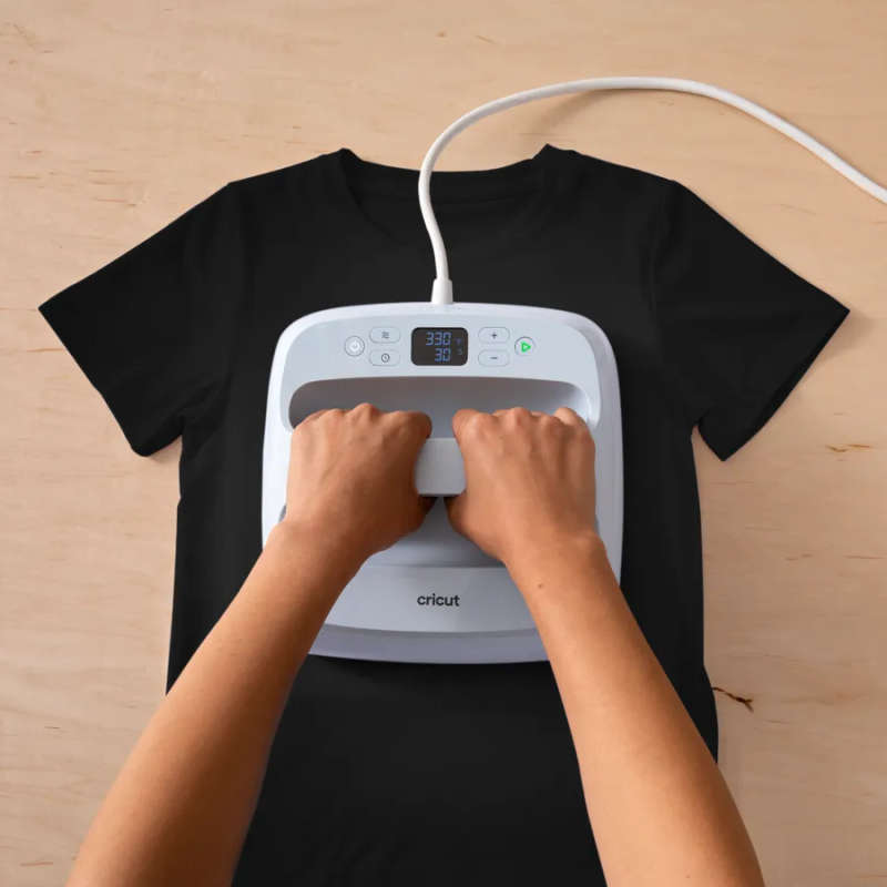 2010400 - Cricut Smart Iron-On Joy Xtra 24;1x61cm (White)