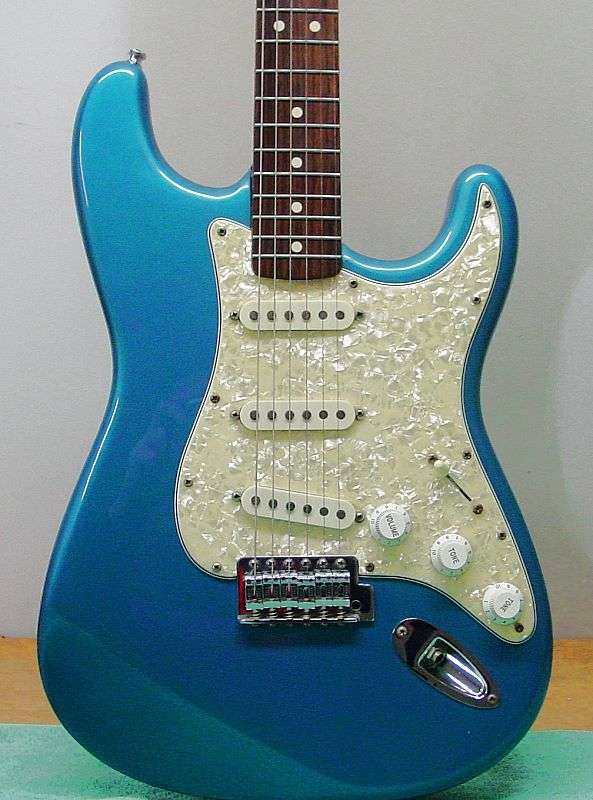 S/S/S Mint Pearl 3ply Strat Style Pickguard