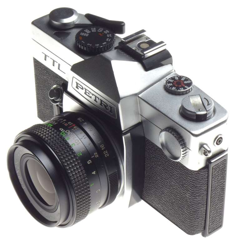 Petri TTL 35mm vintage film SLR antique camera Cosinon Auto 2.8/35mm lens - Other Cameras