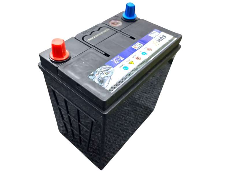 FB0205 SunX 615 - Auto Battery 12 Volt 36Ah with OLD Battery. Plus R220 without OLD Battery.