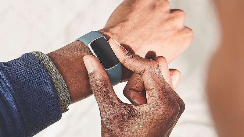 Fitbit Charge 5 Advanced Fitness Activity Tracker - (Sports Watch) Graphite/Black