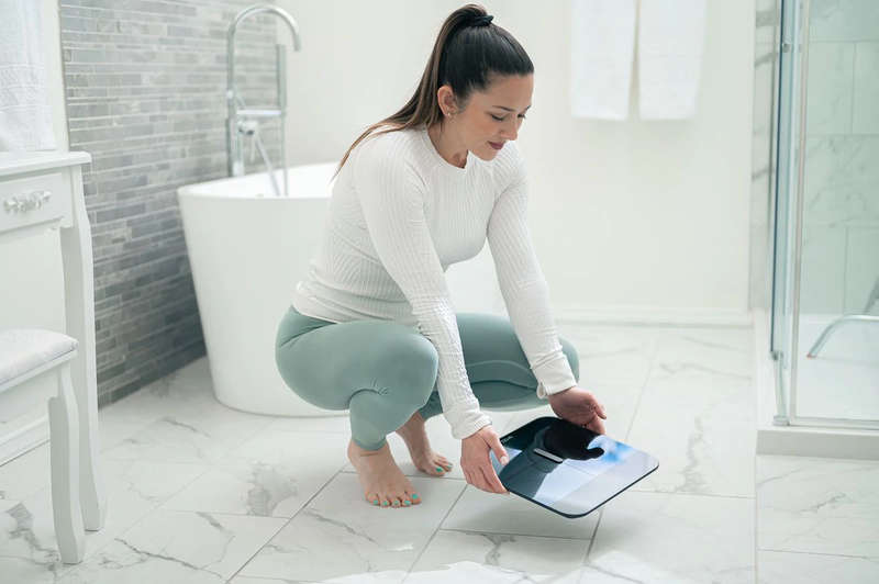Wyze Scale X (Advanced Smart Scale) - Black/White White