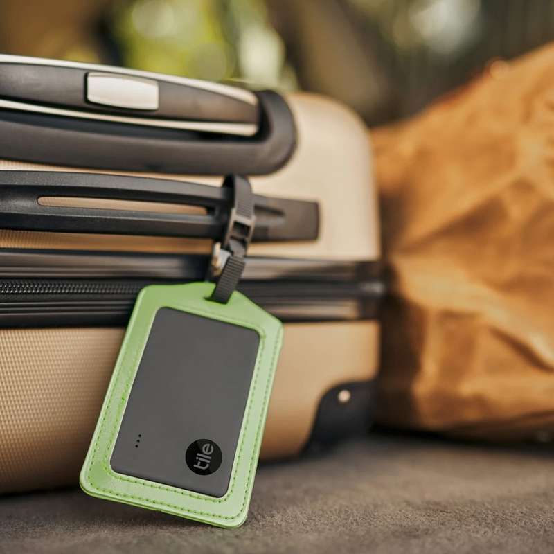 Tile Slim - Thin Bluetooth Tracker for Phones- Wallets- Luggage Tags- and More / Black