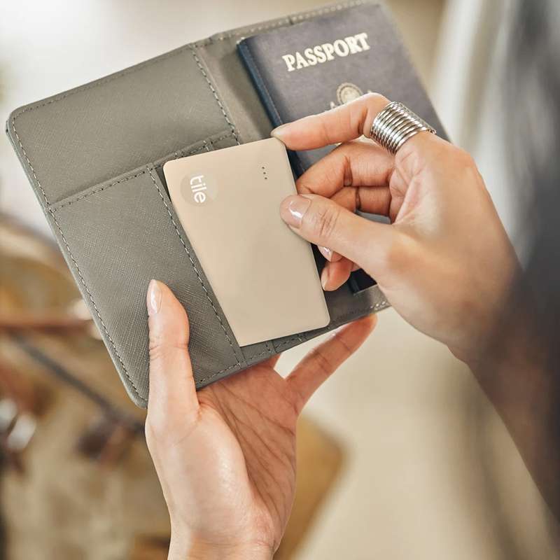 Tile Slim - Thin Bluetooth Tracker for Phones- Wallets- Luggage Tags- and More / Black