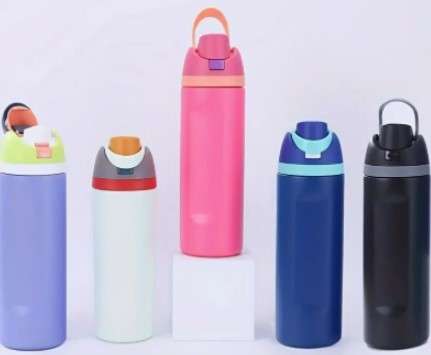 Insulated Water Bottle - 700ml/24oz Red