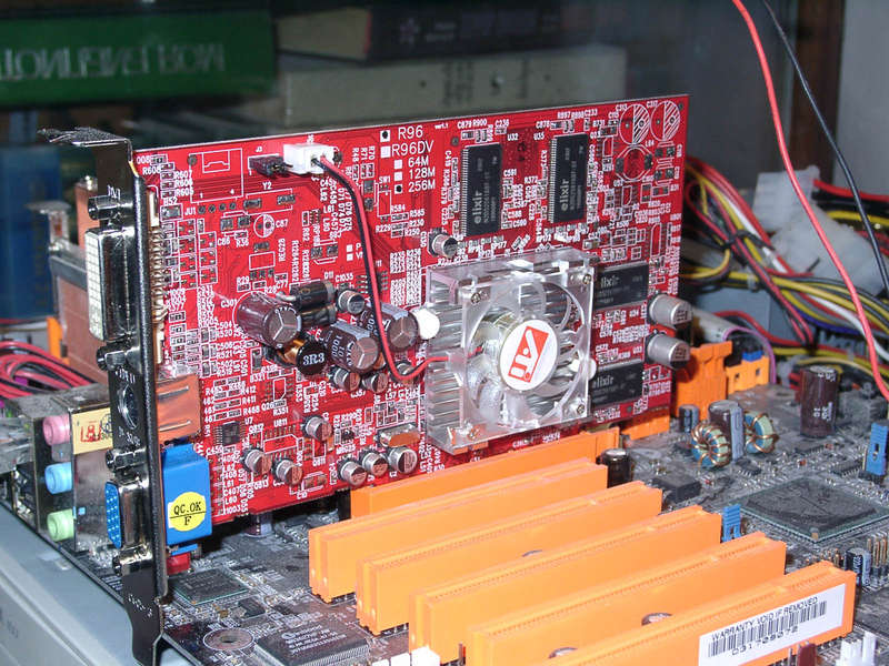 ATI RADEON 9600 PRO - Graphics adapter - Radeon 9600 PRO - AGP 8x - 128 MB DDR - DVI - TV out