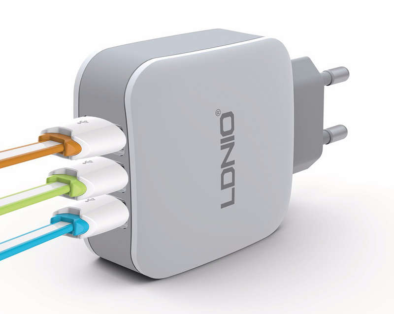 LDNIO DL-AC70 3 USB port 3.4A Charger iPhone + lightning USB cable