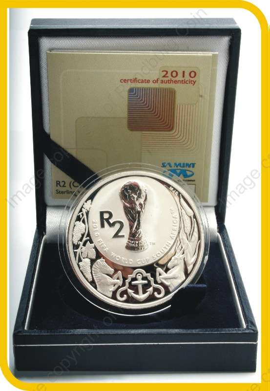 2010_Silver_R2_proof_FIFA_Crown_coin_open_box_rev