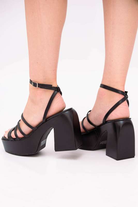 Steve Madden Cline Chunky Platform Strappy Sandals