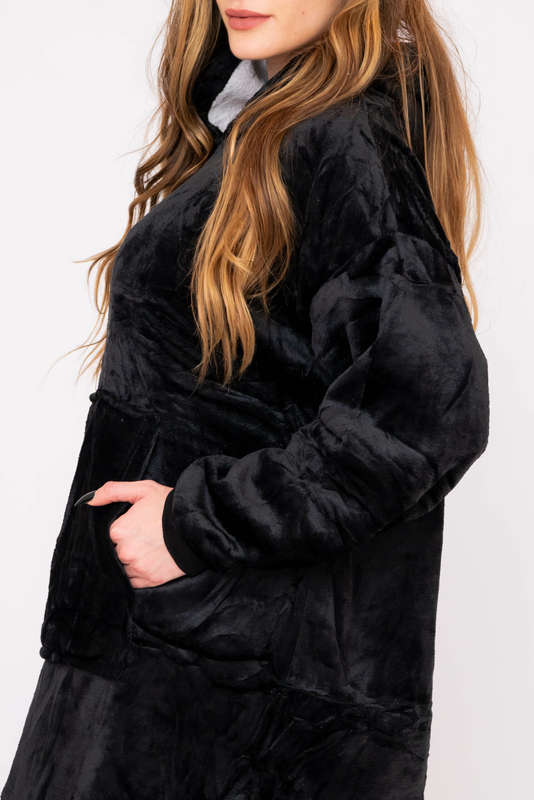 Huggle Hoodie Ultra Plush Blanket Sherpa Hoodie Black