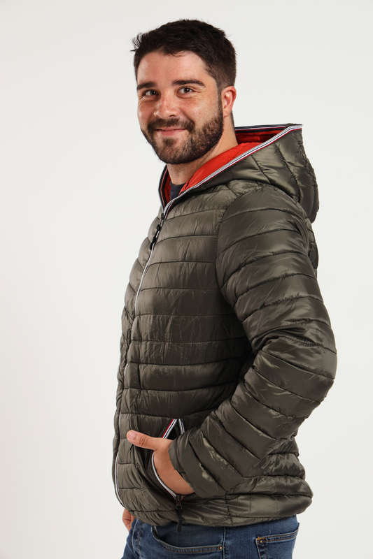 Mens Hooded Puffer Jacket With Easy Carry Bag