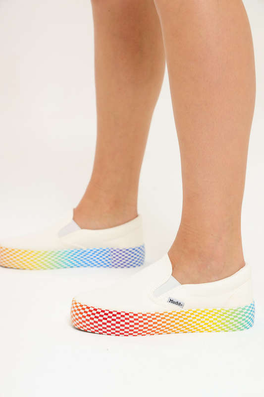 Mudd Ditzy Floral Casual White Slip-On Sneakers For Ladies