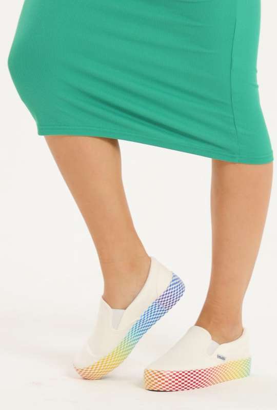 Mudd Ditzy Floral Casual White Slip-On Sneakers For Ladies